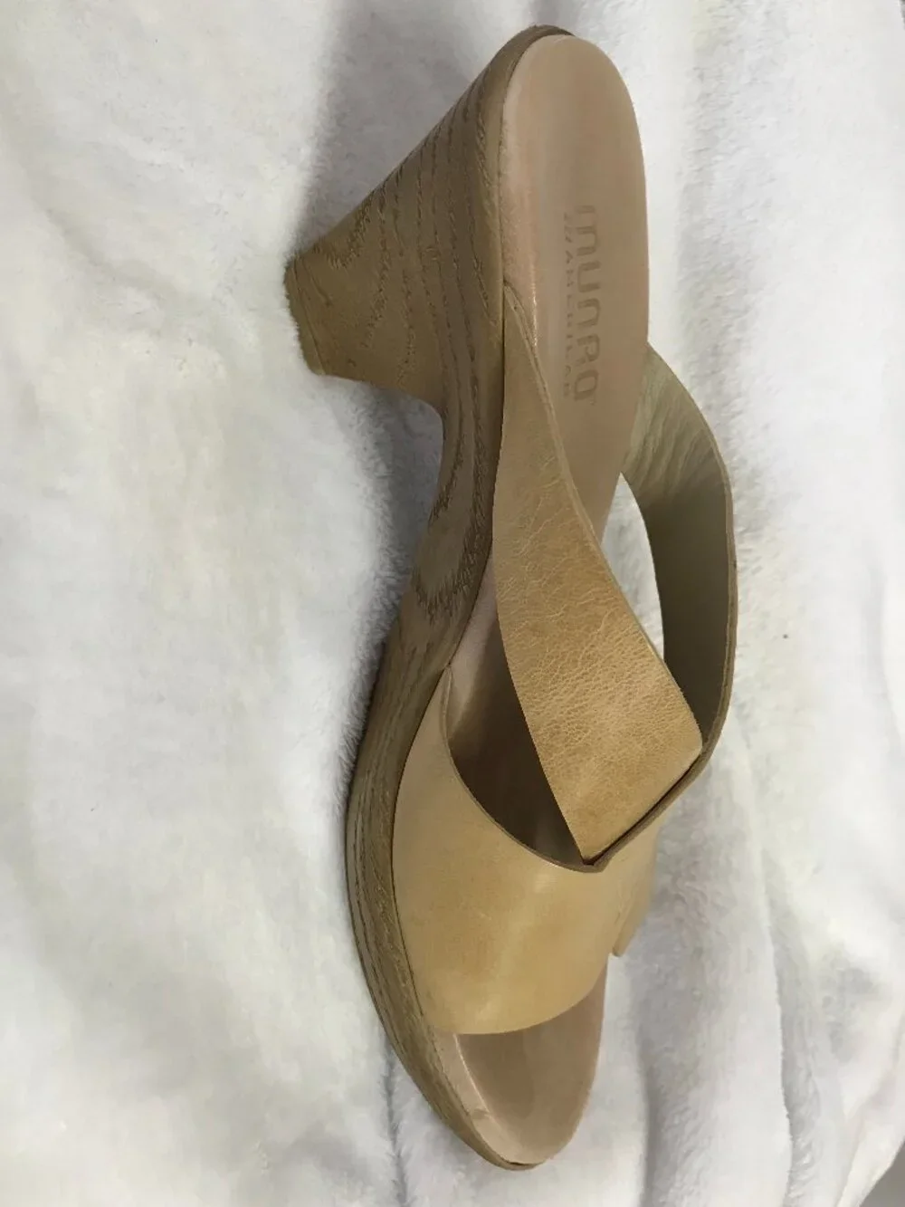 Munro American Leather Criss Cross Slide Sandals Beige Comfort Shoes Size 6.5M